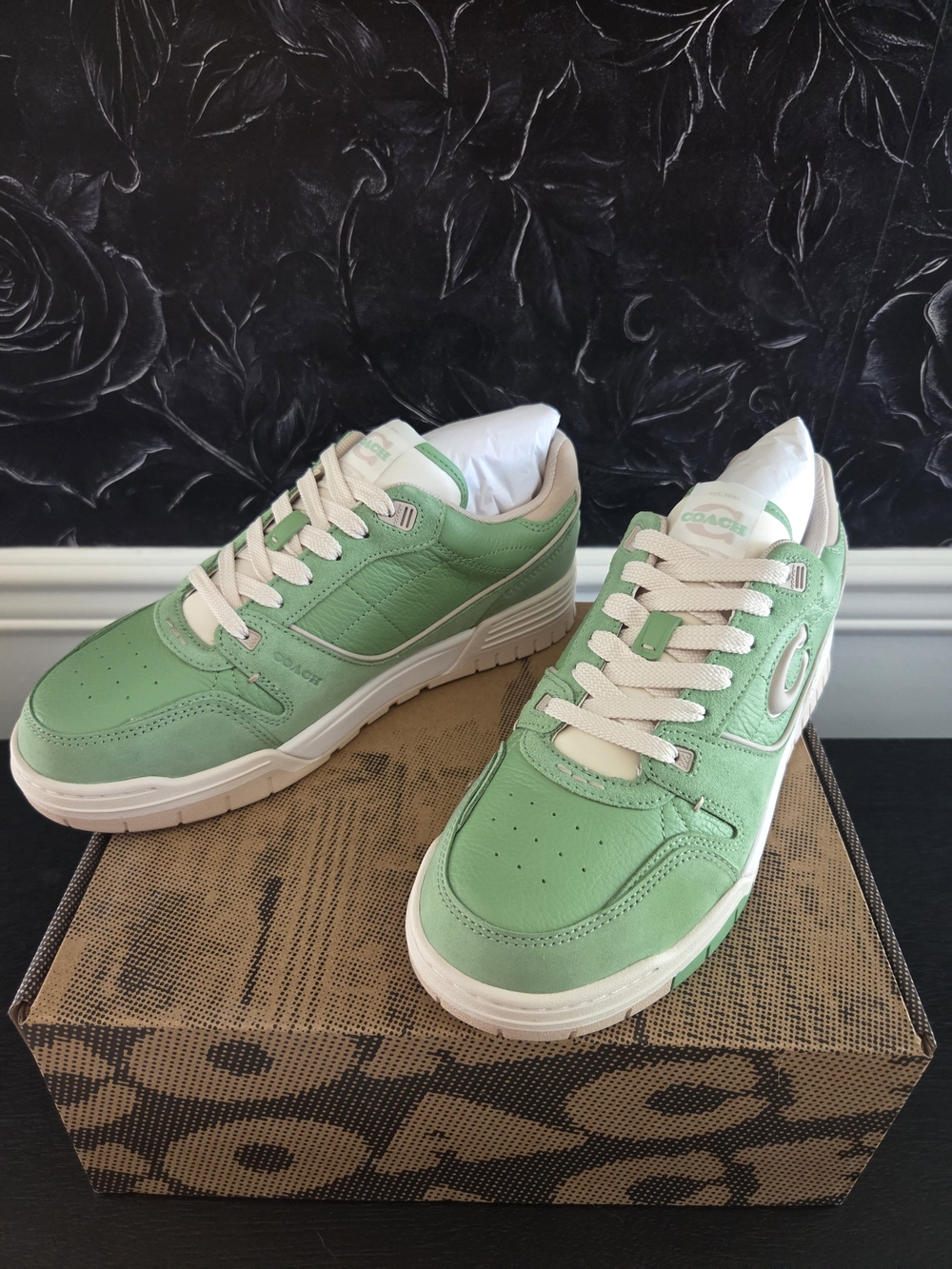 NWT Coach Soho Sneakers Vivid Green Suede Leather 9.5 Never Worn Discontinued - Picture 2 of 6